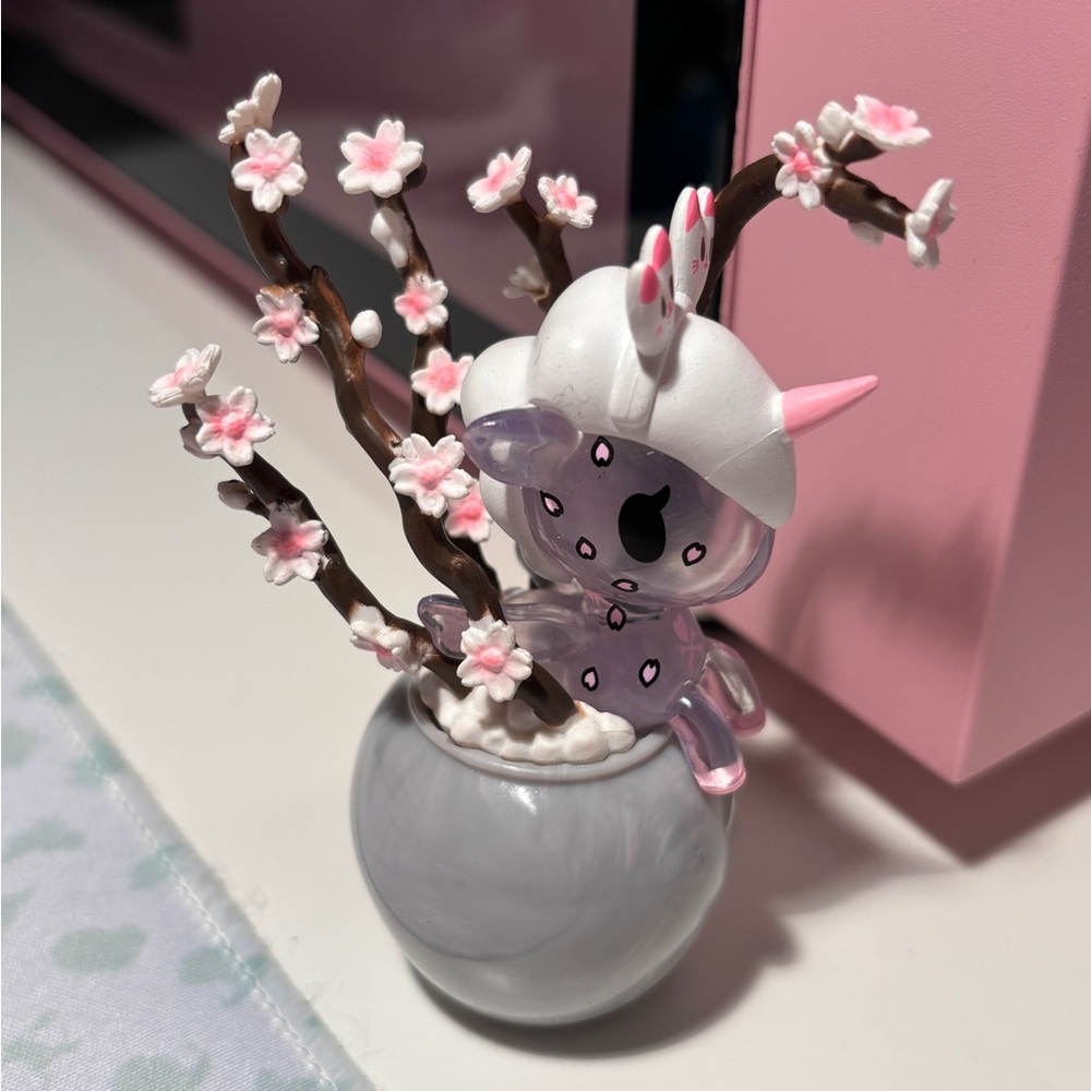 Tokidoki Unicorno Botanical Harmony Cherry Blossom Hanami Figure